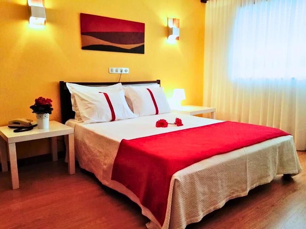 Corredoura Garden Hotel Caldelas Ngoại thất bức ảnh